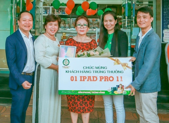 Trung Son Pharma uu dai lon mung sinh nhat 23 tuoi hinh anh