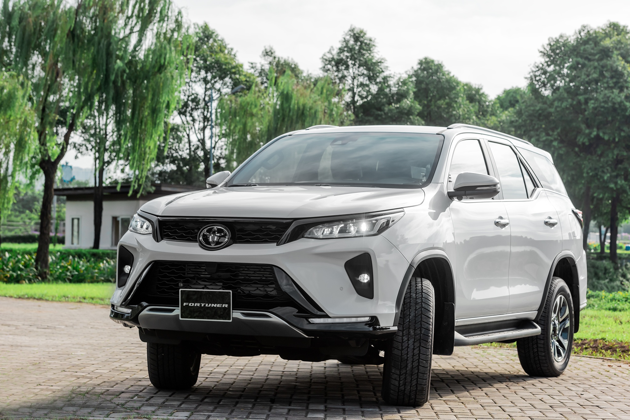 Toyota Fortuner Legender  ảnh 2 Toyota Fortuner Legender anh 2