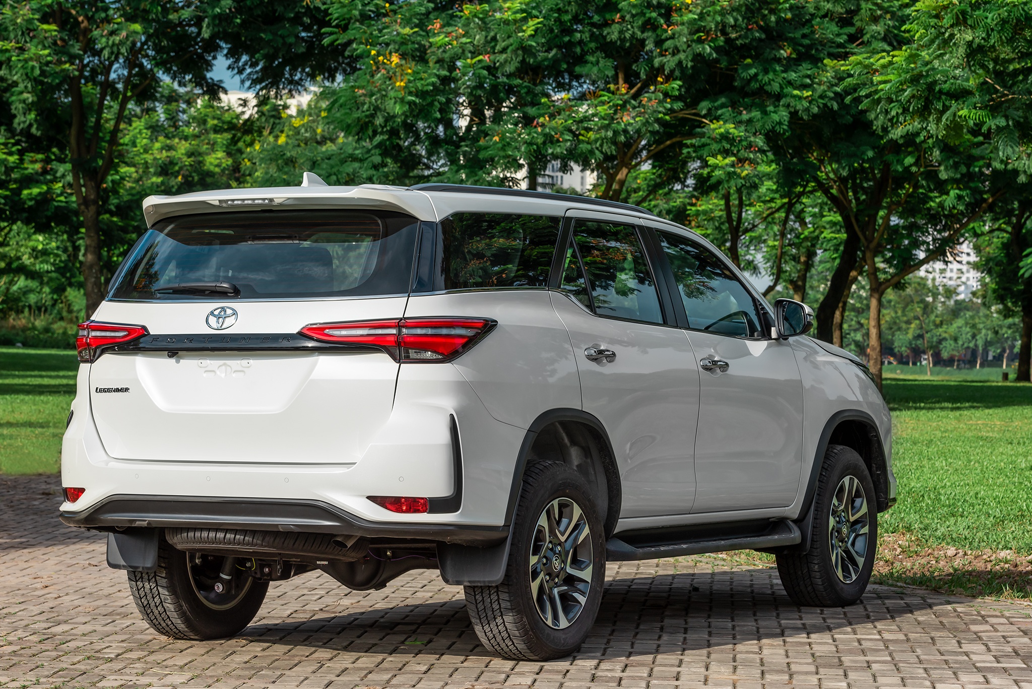 Toyota Fortuner Legender  ảnh 5 Toyota Fortuner Legender anh 5