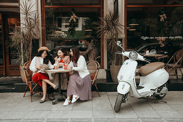 Xe ga cao cap Vespa va Piaggio uu dai den 18 trieu dong dip cuoi nam hinh anh