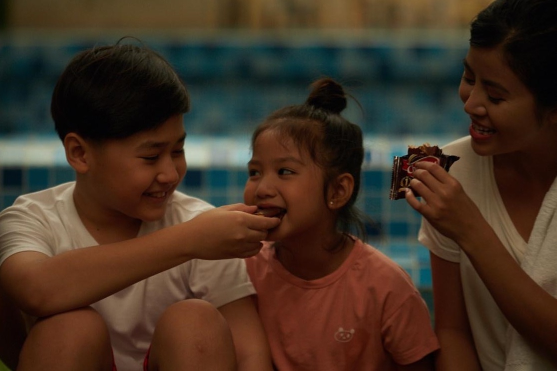 Banh phu chocolate - mon an gan lien voi ky uc tuoi tho hinh anh