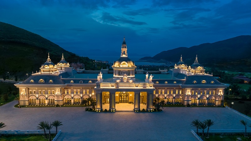 trung tam hoi nghi anh 1