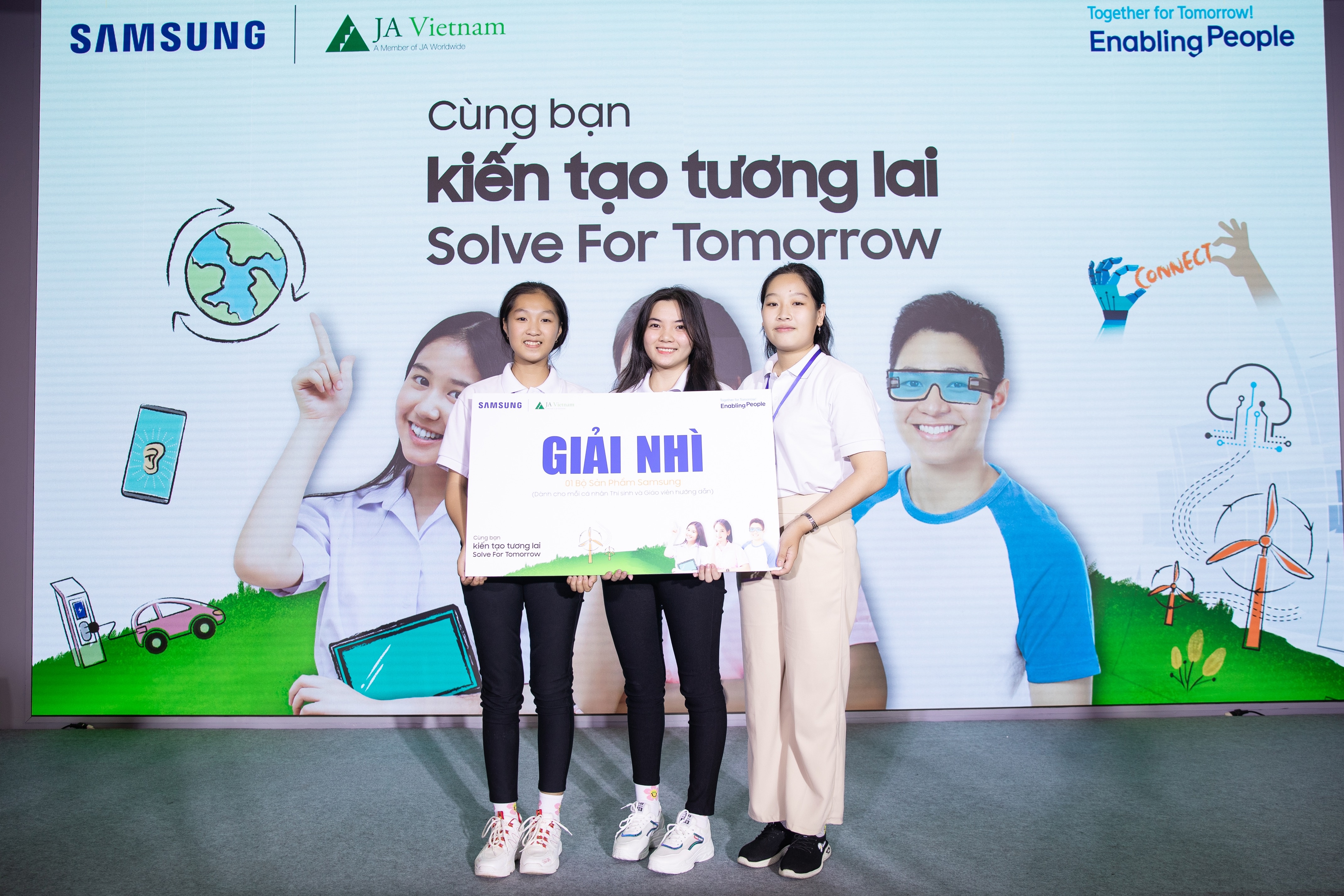 Samsung dong hanh nguoi tre,  hoc sinh ung dung cong nghe giai quyet van de,  robot tham do thang SFT 2020 anh 4