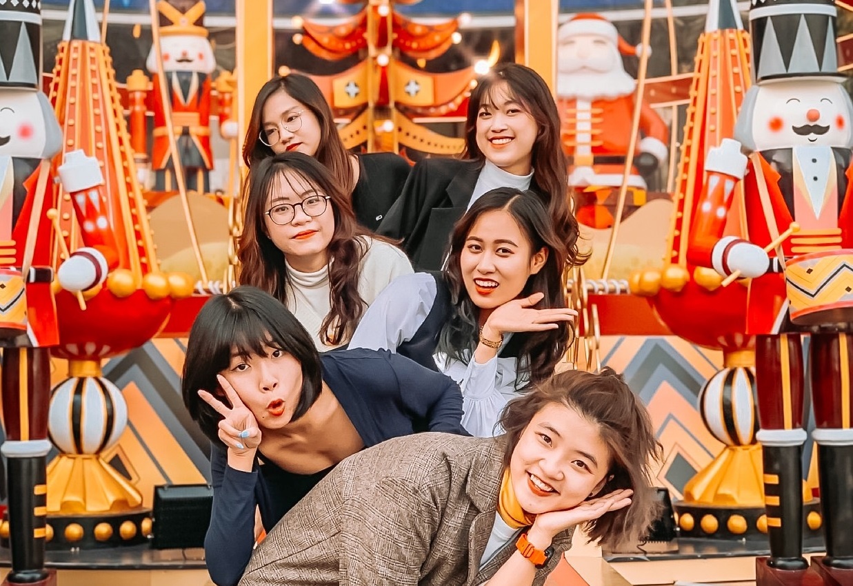 Goc song ao doc dao mua Giang sinh tai AEON Mall Ha Dong hinh anh