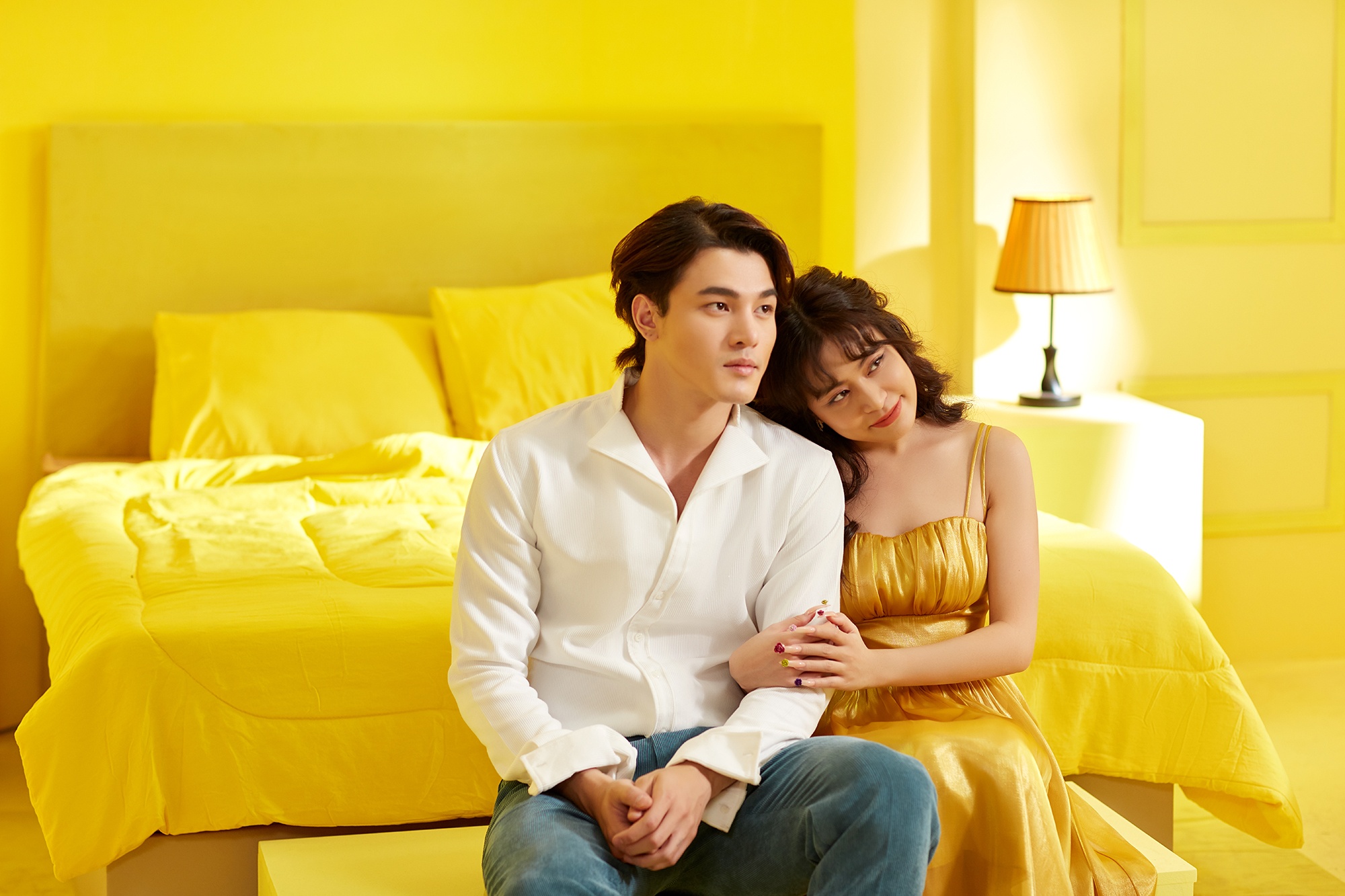 Hoang Thuy Linh,  Khi tinh yeu du lon anh 7