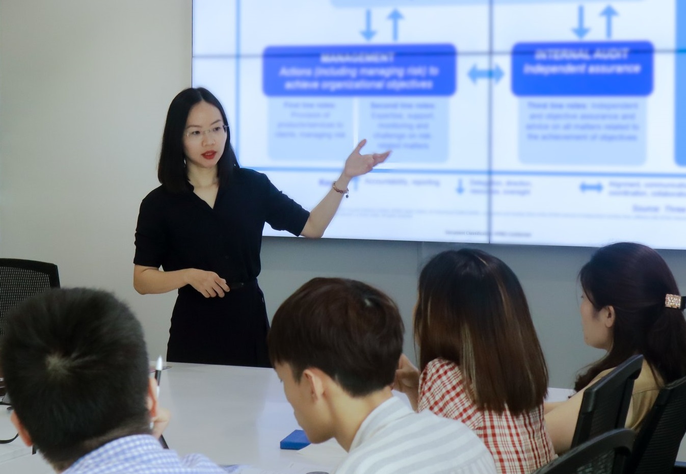 51 sinh vien nhan hoc bong KPMG - ICAEW S.T.A.R 2021 hinh anh