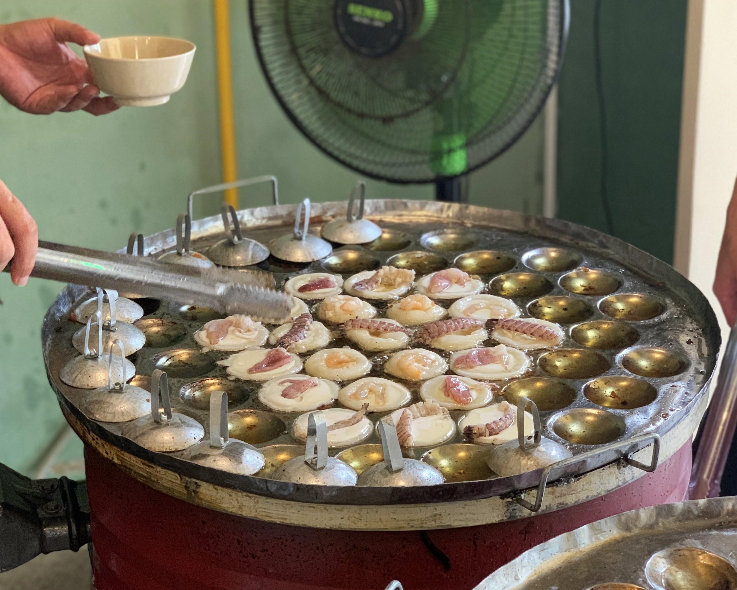 Banh khot Co May anh 2