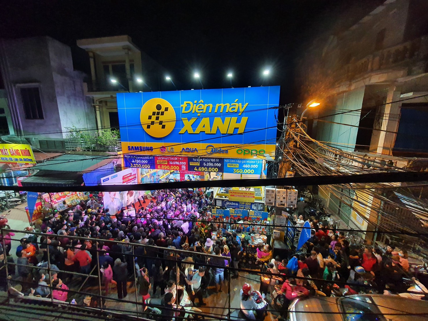 Cong ty Co phan The Gioi Di Dong anh 2