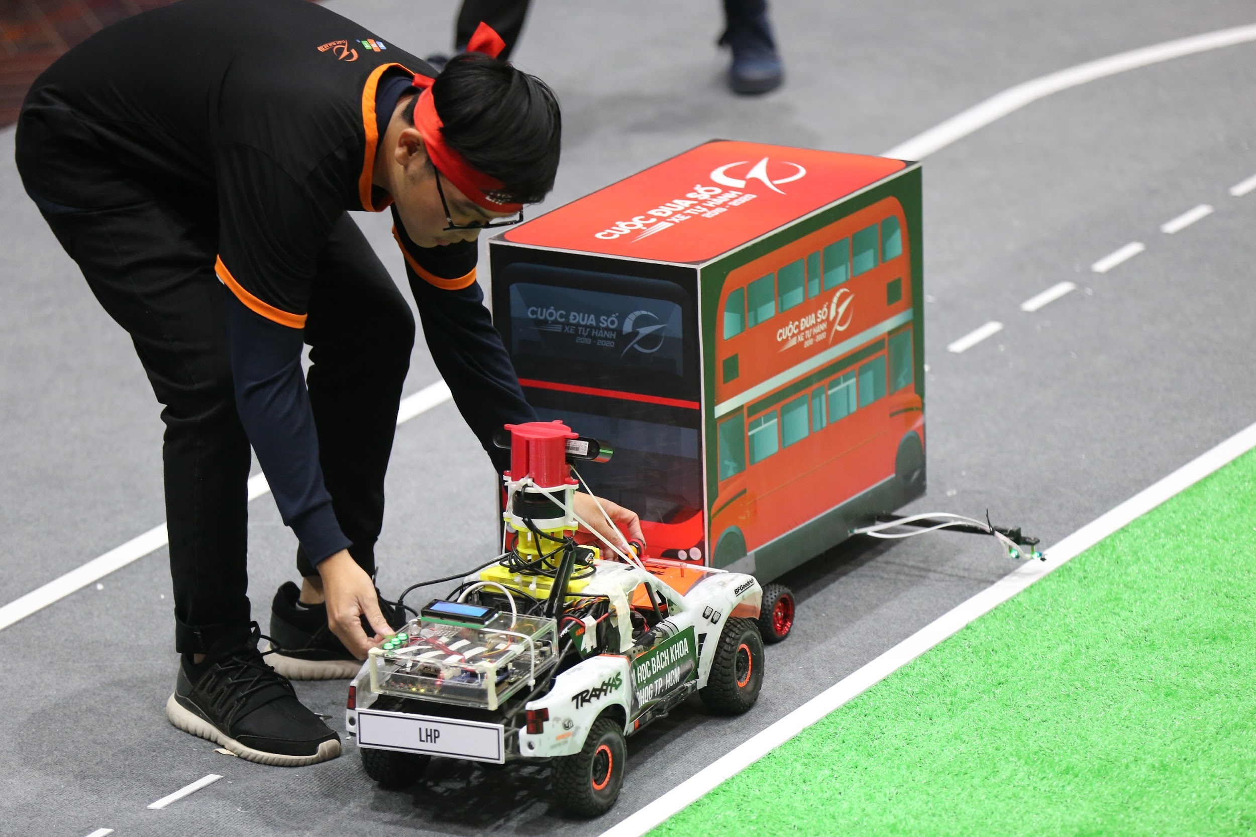 Hanh trinh lan toa cam hung cho gen Z tu 'Cuoc dua so' hinh anh