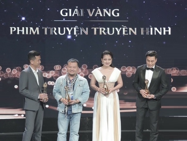 'Ke sat nhan co doc' dat giai vang Lien hoan Truyen hinh toan quoc hinh anh