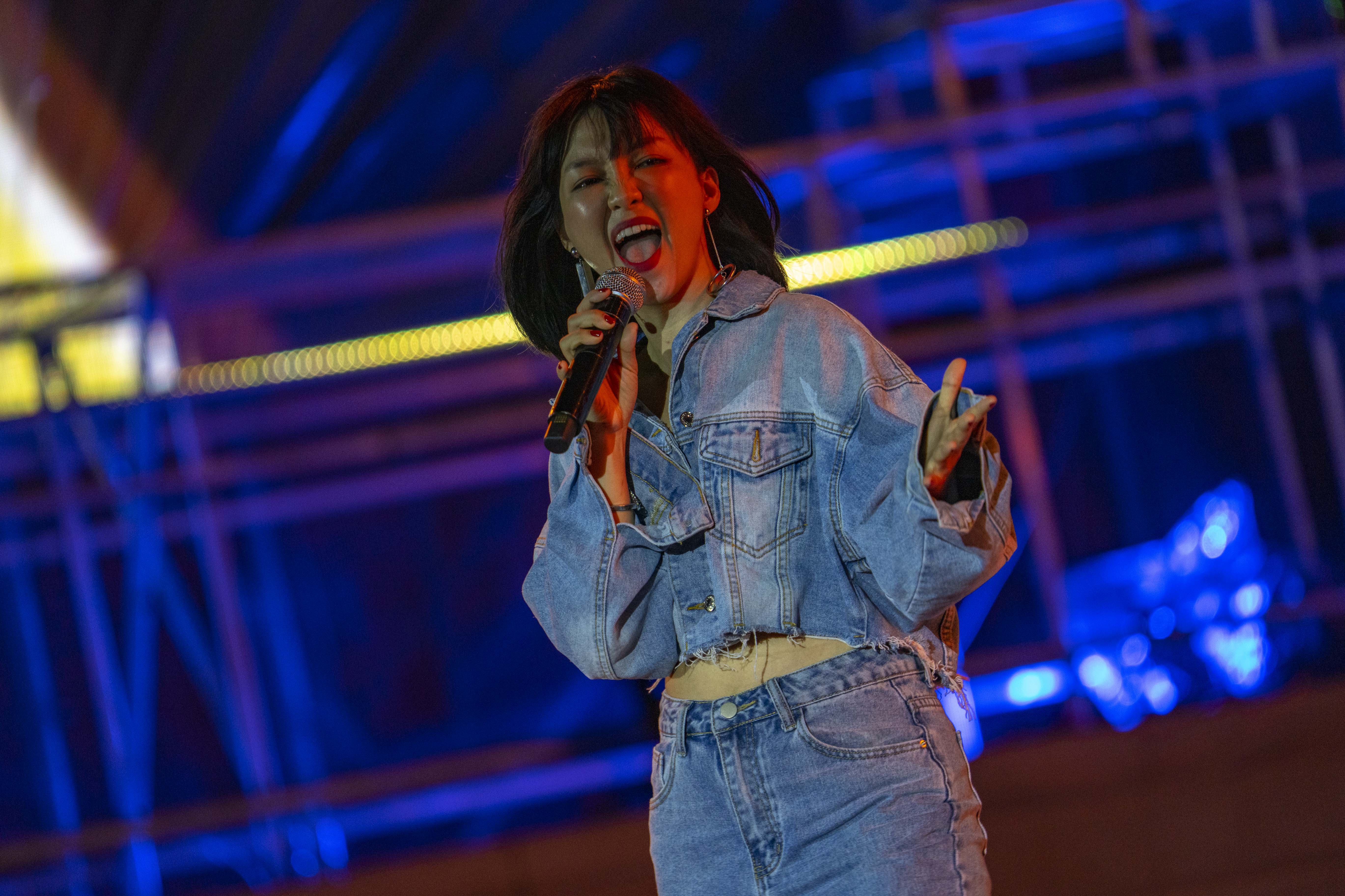 Dai tiec cua than Anh sang anh 8