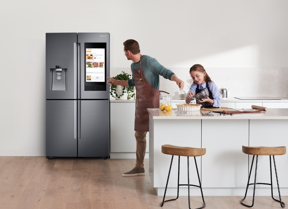 Chiec tu lanh biet tro chuyen va dieu thu vi tu he sinh thai Samsung hinh anh