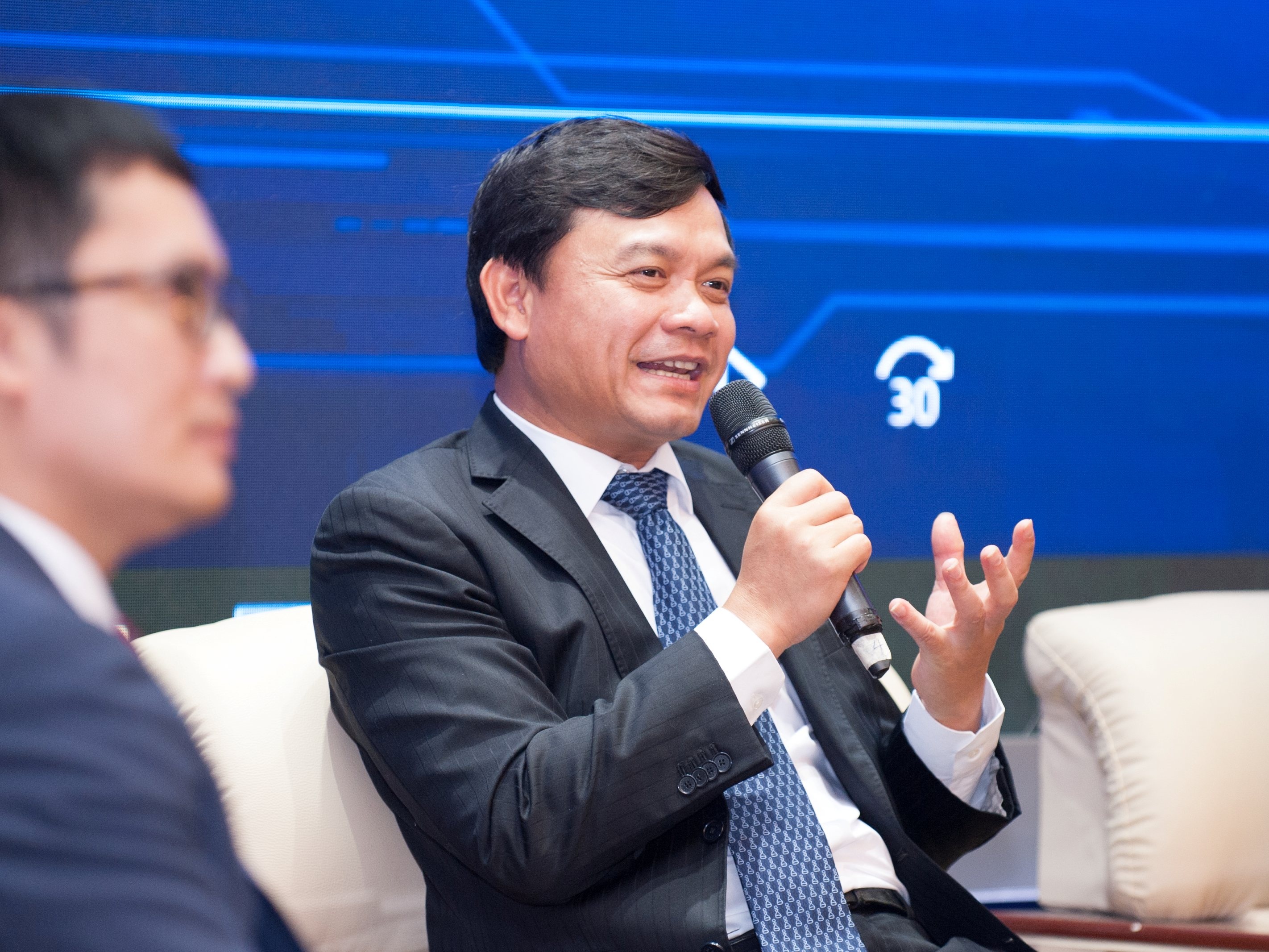 Tien de de doanh nghiep Viet lan san quoc te hinh anh