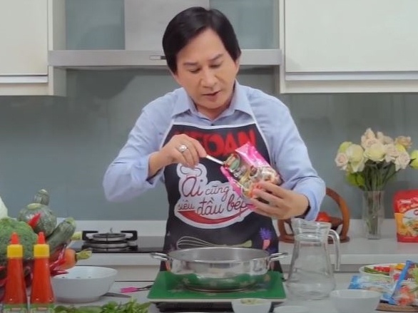 Kim Tu Long hat bolero theo phong cach rap hinh anh