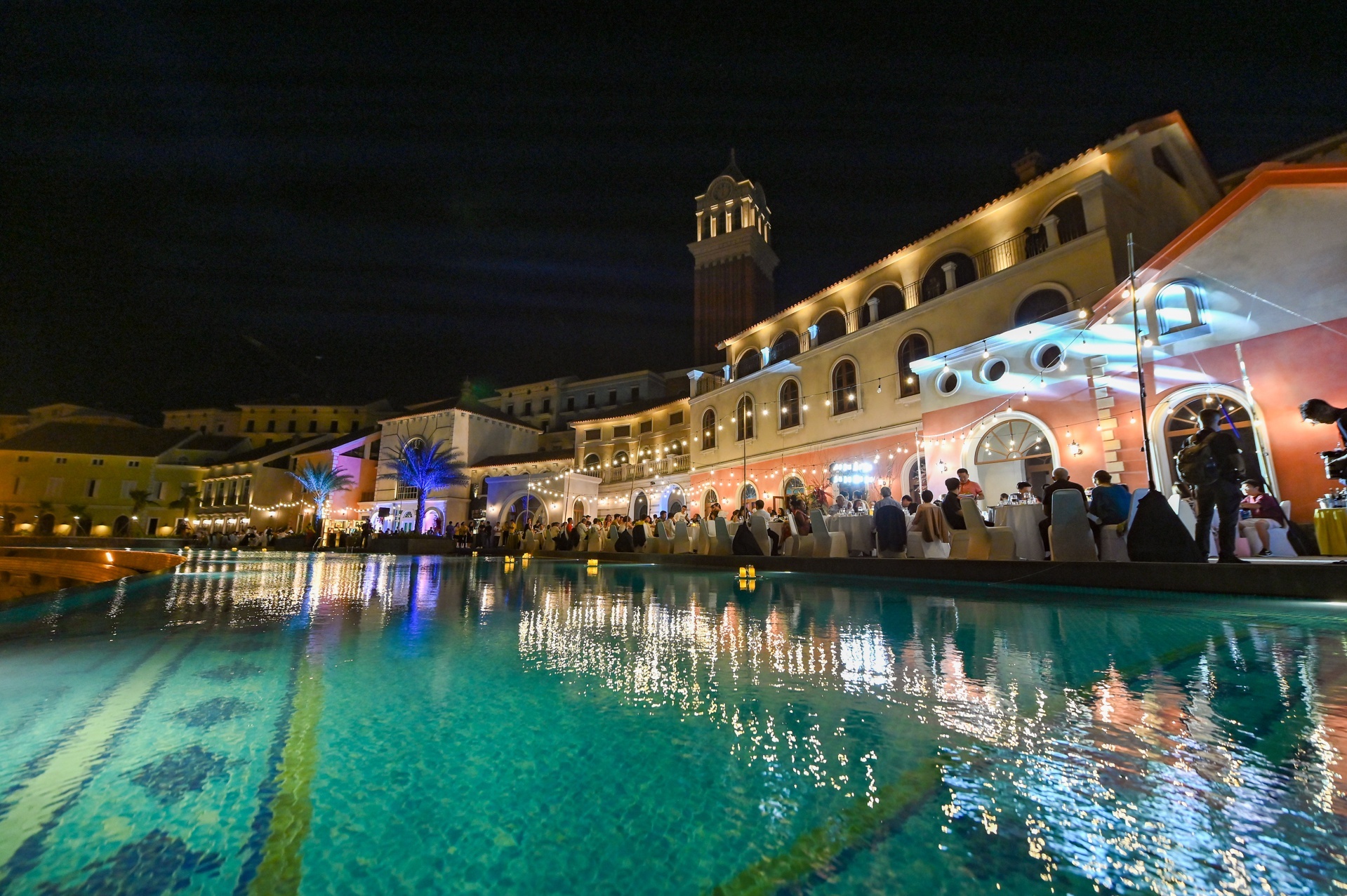 Dai tiec cua than Anh sang anh 1