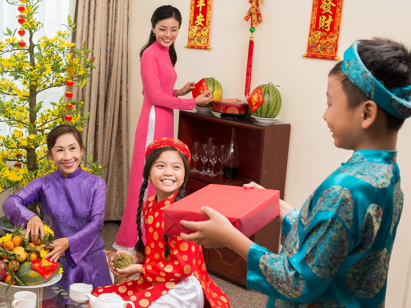Nam 2021, lieu chuc Tet co con la nhung loi noi 'suong'? hinh anh
