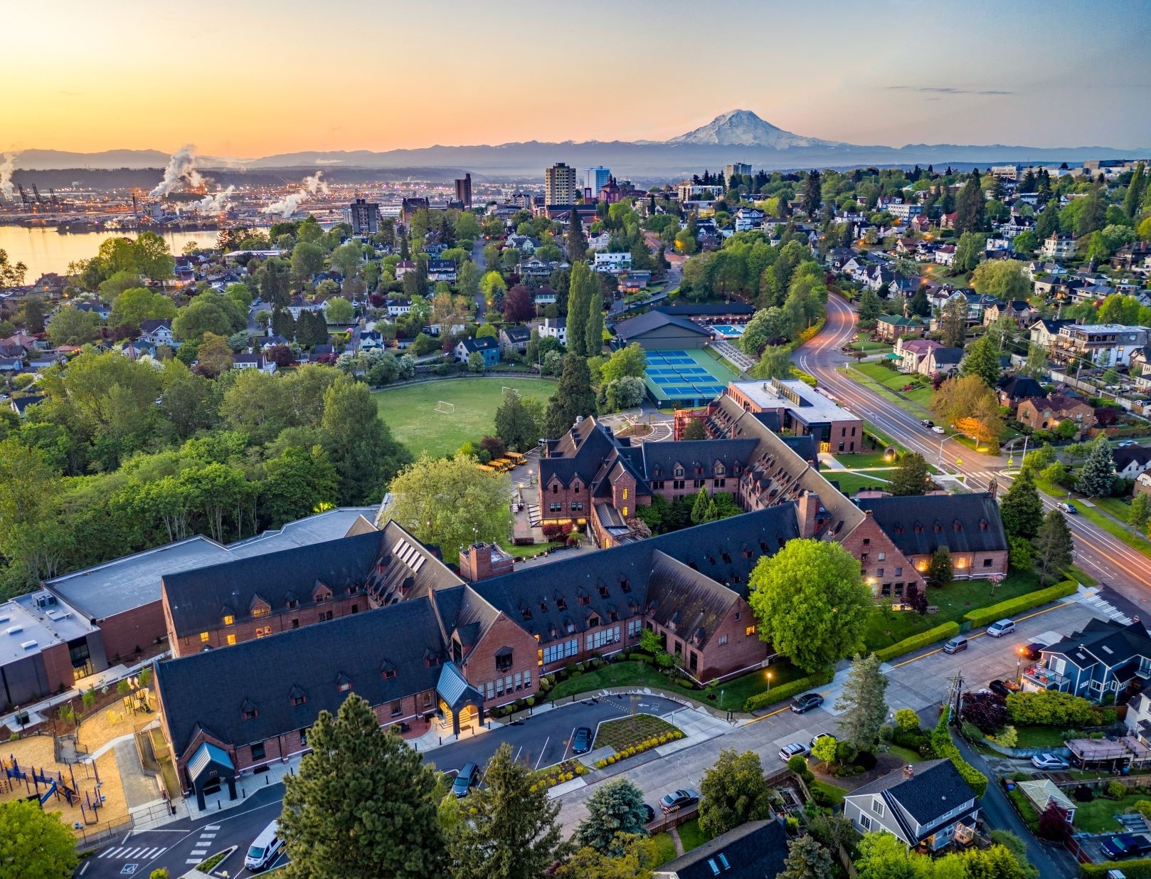 Truong Trung hoc Annie Wrigh anh 1