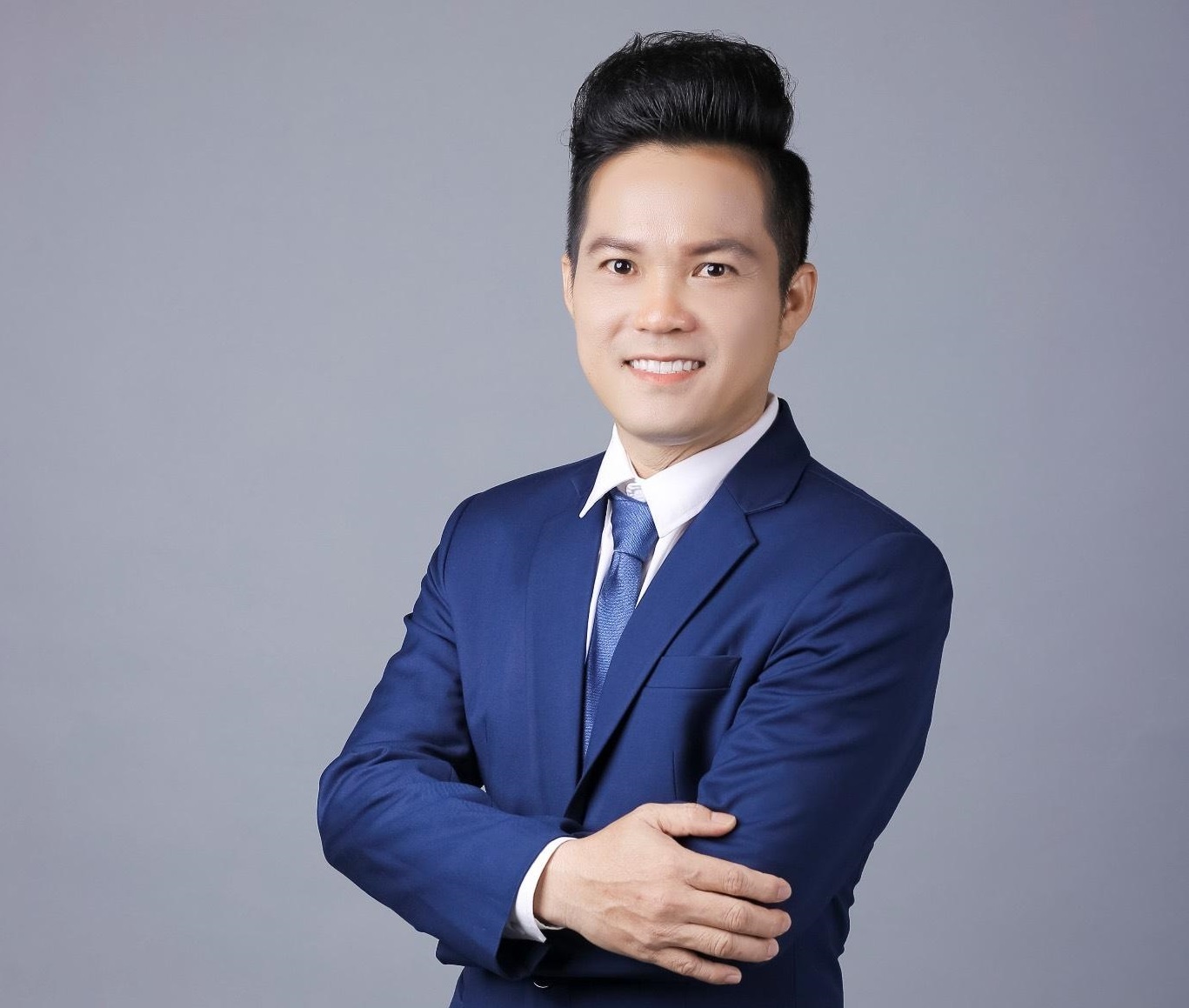 Ca si Luong Minh Dat ra mat ca khuc chao xuan hinh anh