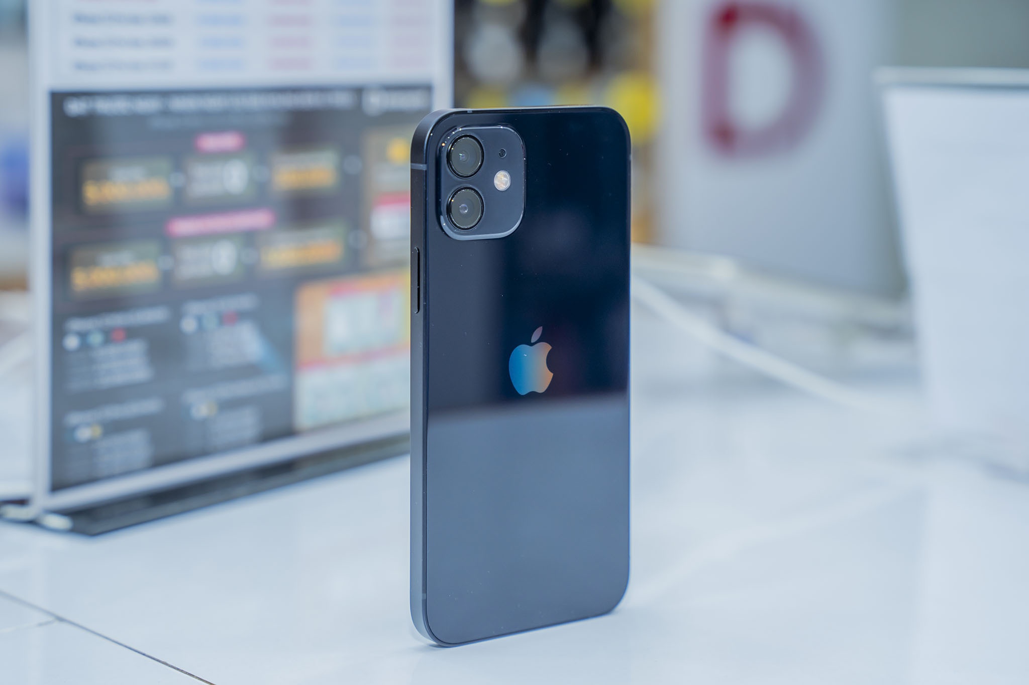 iPhone 12 series duy tri muc giam den 5 trieu dong tai Di Dong Viet hinh anh