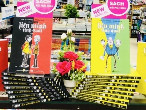 'Lien minh tinh quai' - bo sach goi nho tuoi hoc tro nghich ngom hinh anh