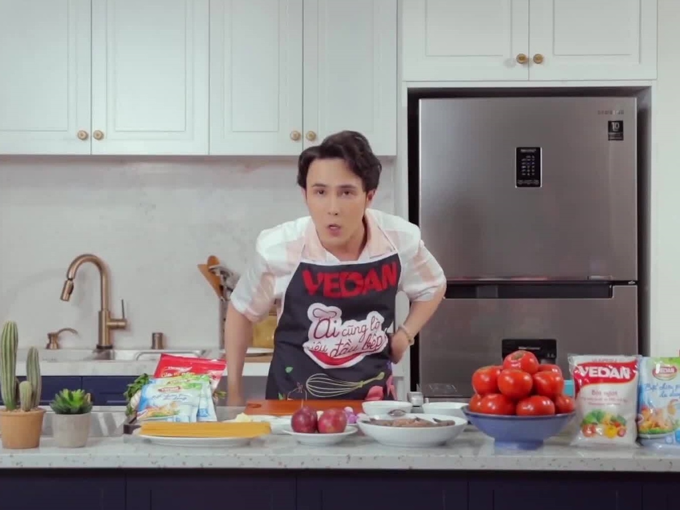 Video - 4 nghe si tham gia chuong trinh 'Vedan - Sieu bep tranh tai' hinh anh