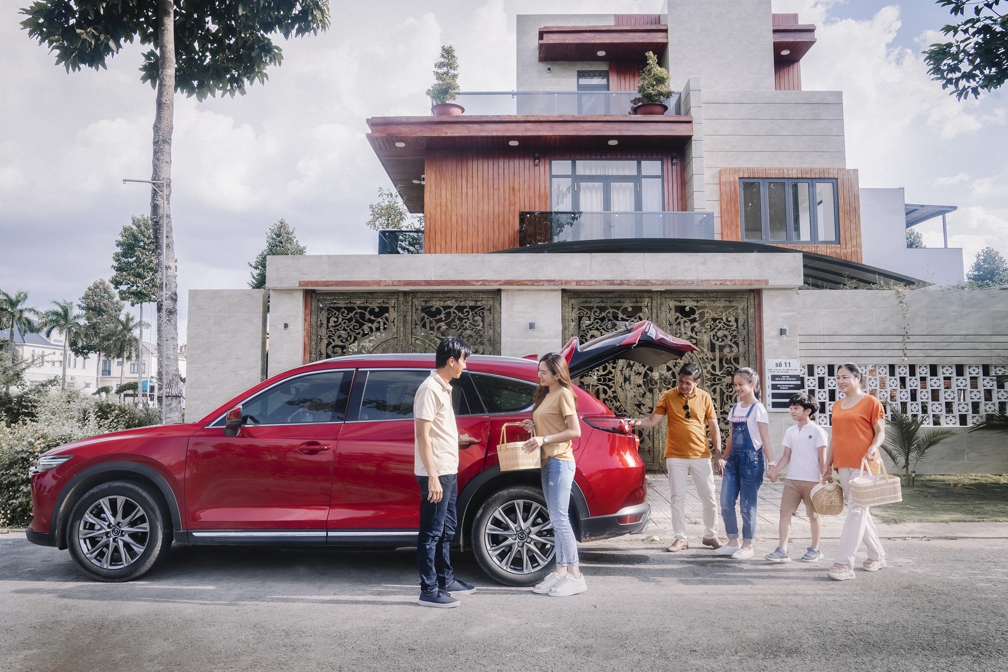Chon SUV 7 cho nao duoi 1 ty dong choi Tet? hinh anh