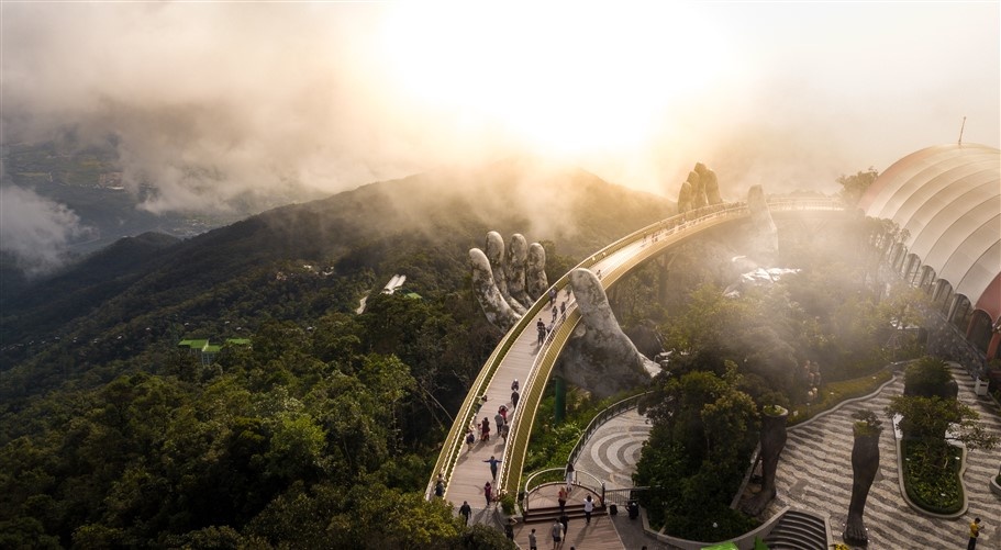 Hanh trinh Sun World Ba Na Hills tro thanh bieu tuong du lich the gioi hinh anh