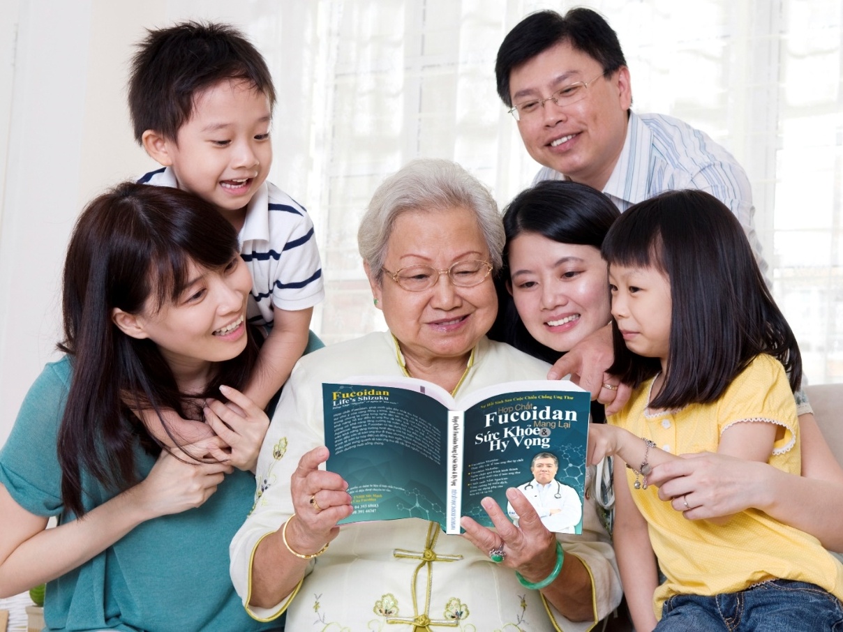 Cuon sach mang thong diep y nghia den nguoi benh ung thu hinh anh