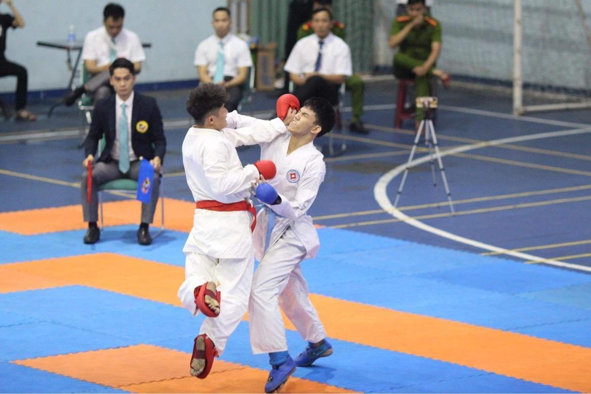 Nhung thanh tich an tuong cua DH Duy Tan tai giai 'Karate Da Nang' hinh anh