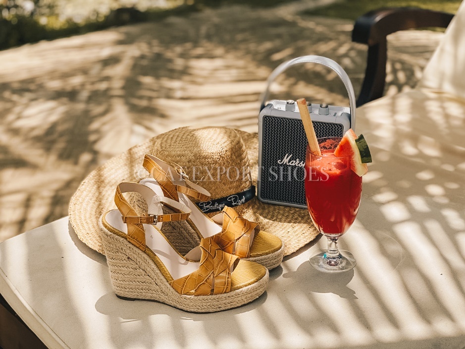 Cat Export Shoes - diem den yeu thich cua tin do giay VNXK hinh anh