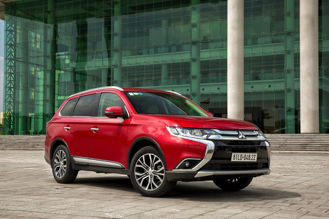 Mitsubishi Motors VN trieu hoi Xpander va Outlander de thay bom xang hinh anh