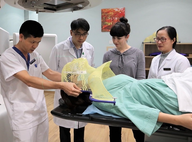 An tam kham, chua benh tai Vinmec Central Park trong thoi dich hinh anh