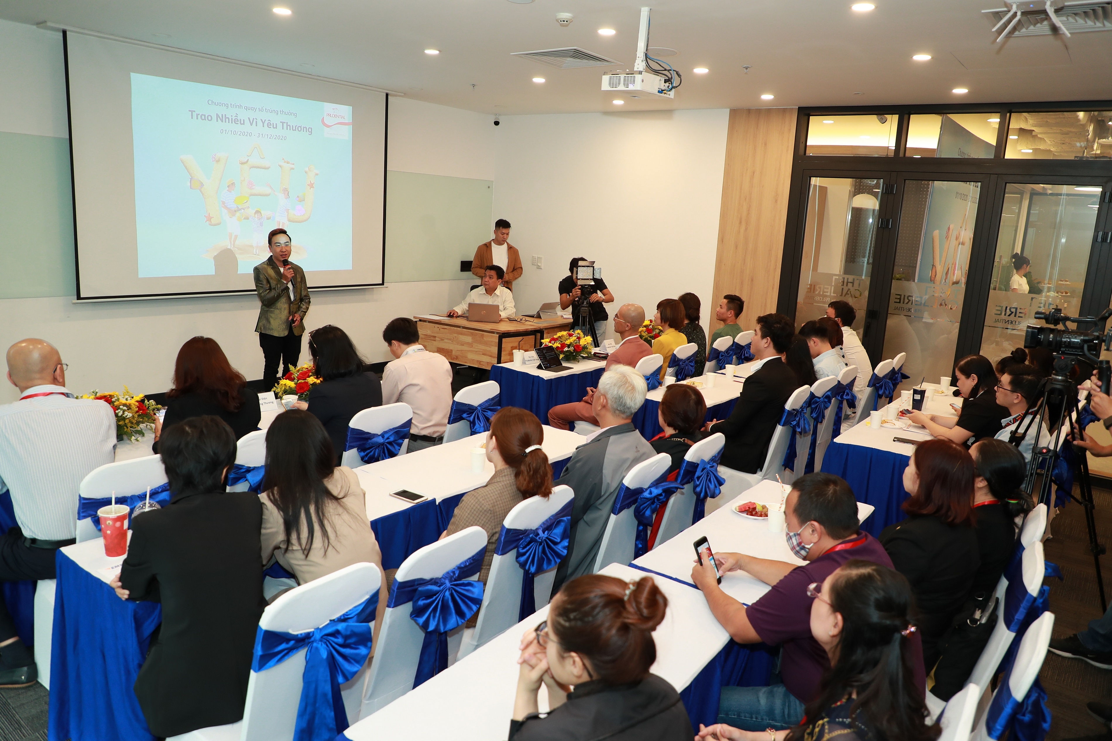 Trao nhieu vi yeu thuong anh 3