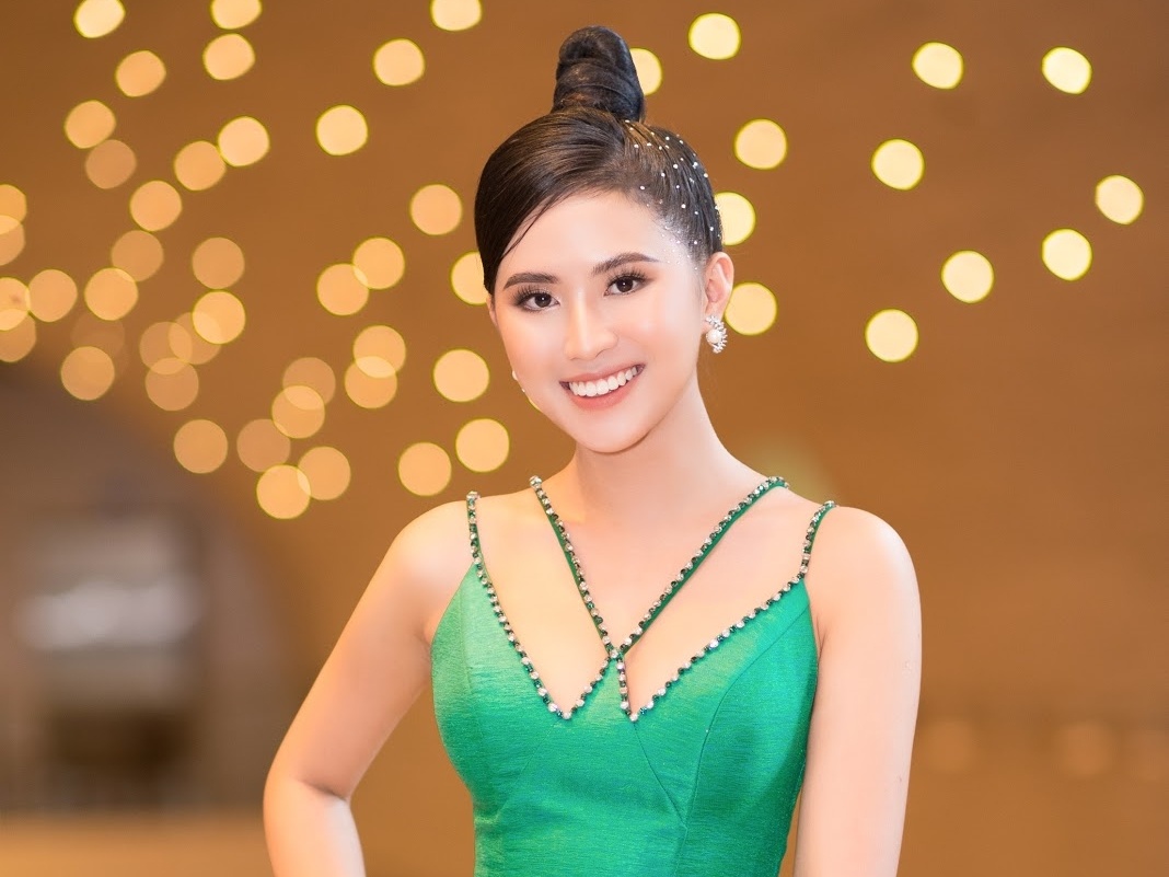 Phong cach thoi trang an tuong cua 'Nguoi dep the thao' Phu Bao Nghi hinh anh