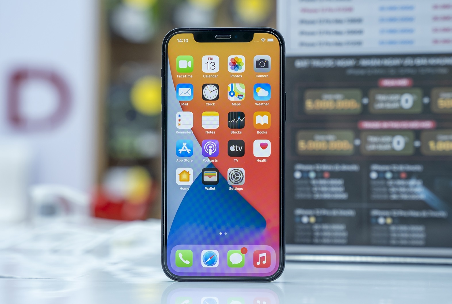 iPhone 12 VN/A giam gia manh dip can Tet tai Di Dong Viet hinh anh