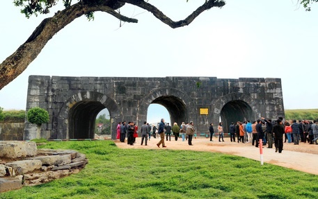 Den Thanh Hoa - di gi, choi dau? hinh anh