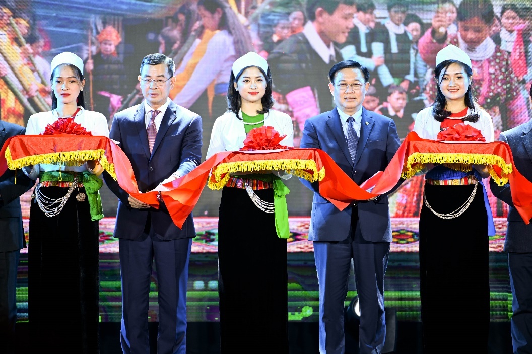 Ngày hội văn hóa,  du lịch tỉnh Hòa Bình ảnh 2 Ngay hoi van hoa,  du lich tinh Hoa Binh anh 2