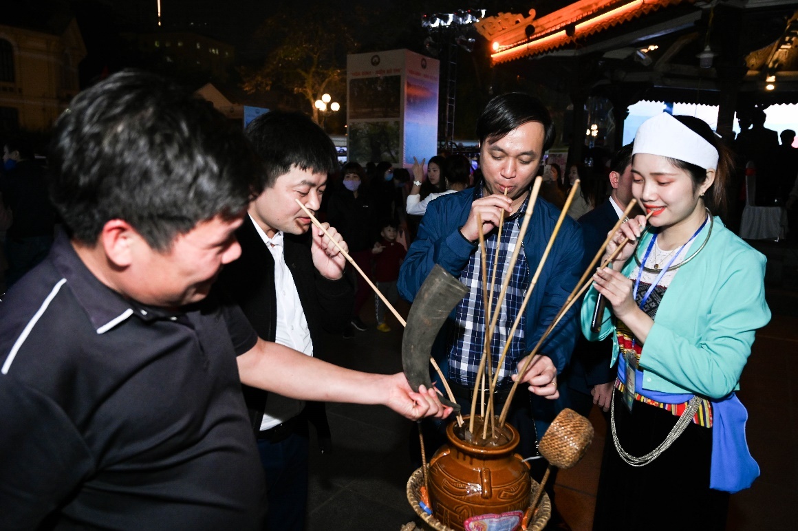 Ngày hội văn hóa,  du lịch tỉnh Hòa Bình ảnh 5 Ngay hoi van hoa,  du lich tinh Hoa Binh anh 5