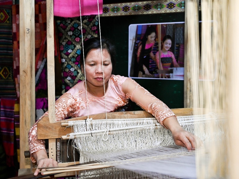 Van hoa, am thuc Hoa Binh hut khach Ha Noi hinh anh