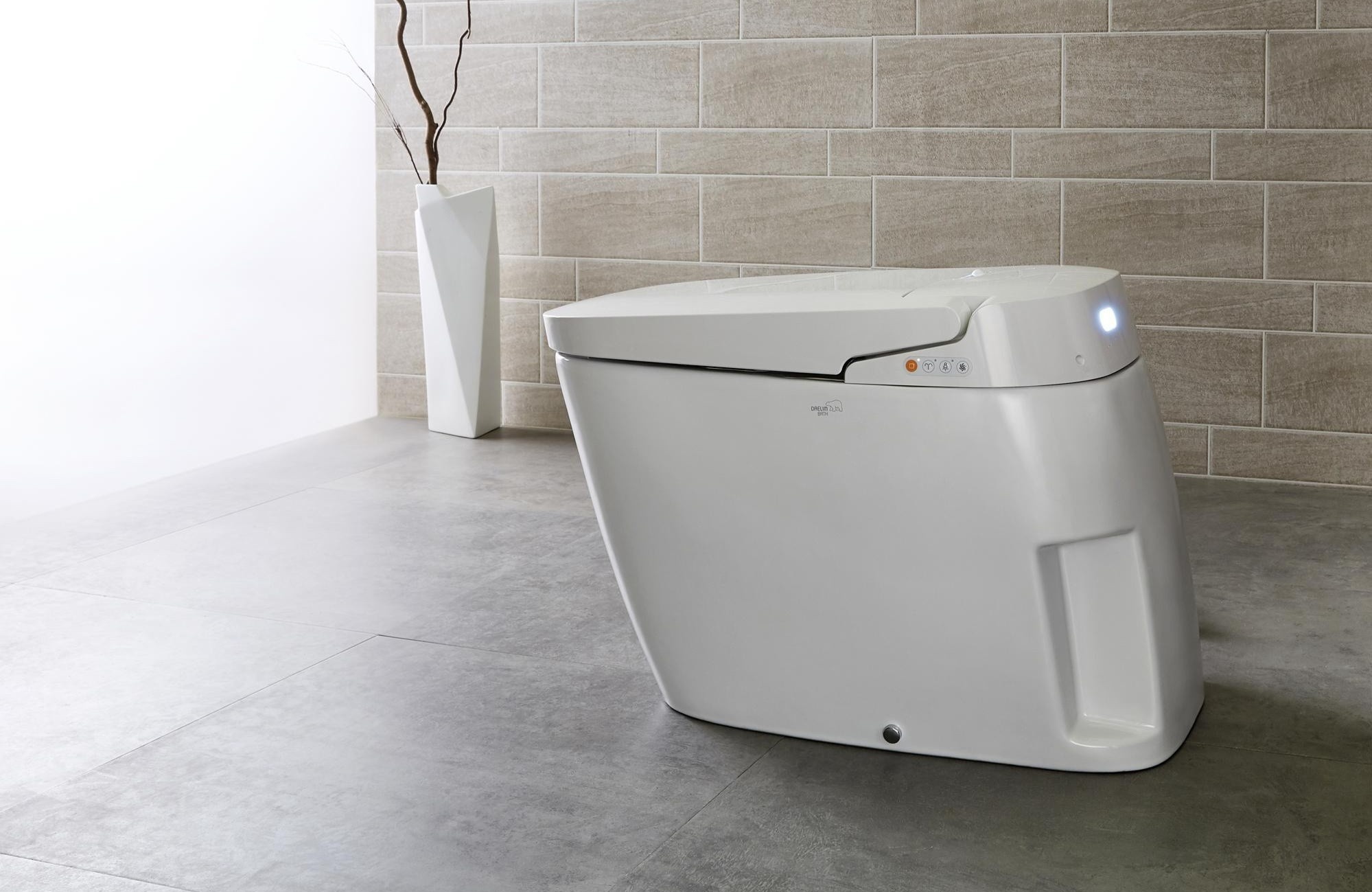 Thiet bi ve sinh ‘khong cham’ ngan nguy co tiep xuc vi khuan hinh anh