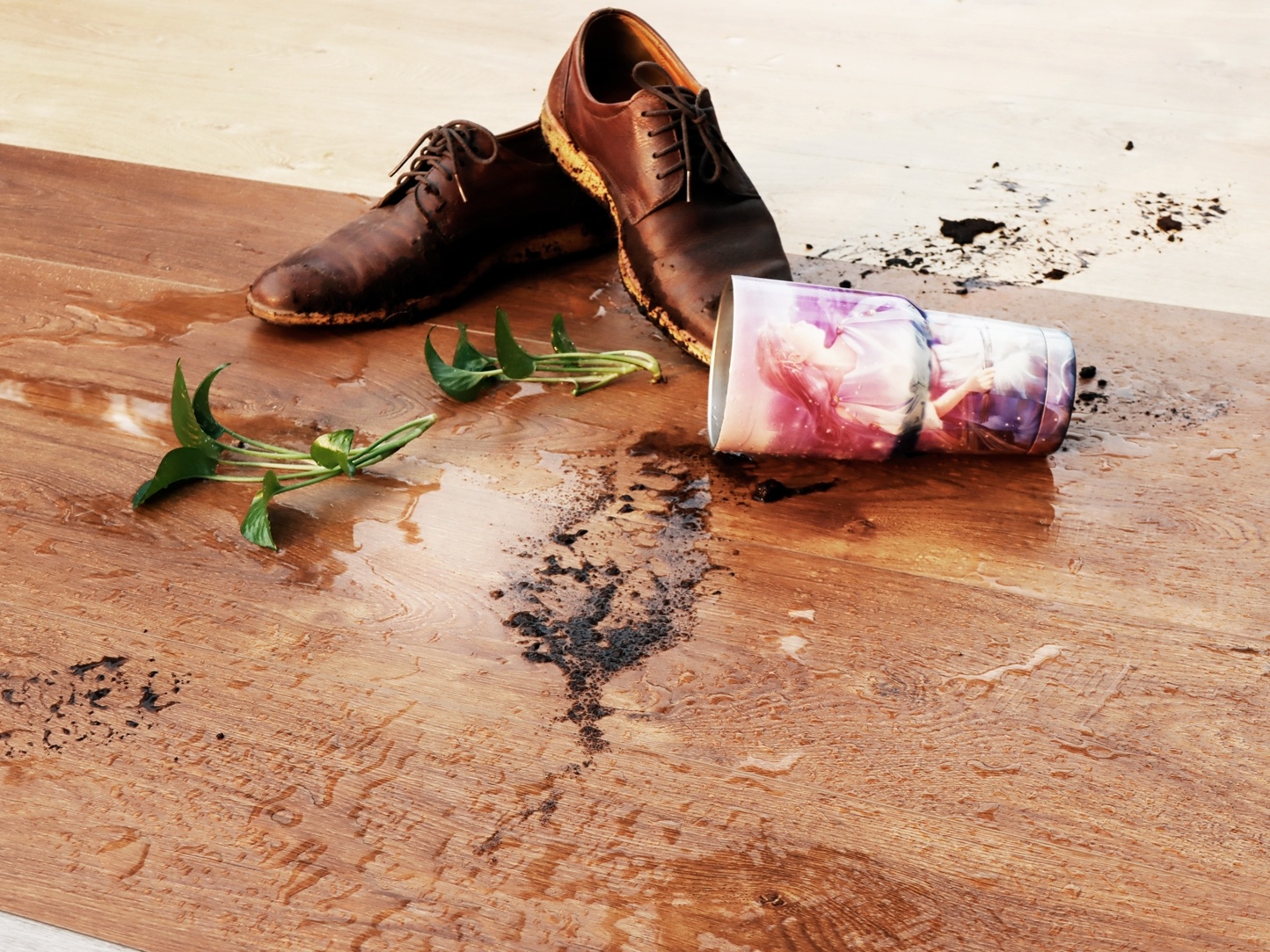 Co nen su dung san go cot den? hinh anh