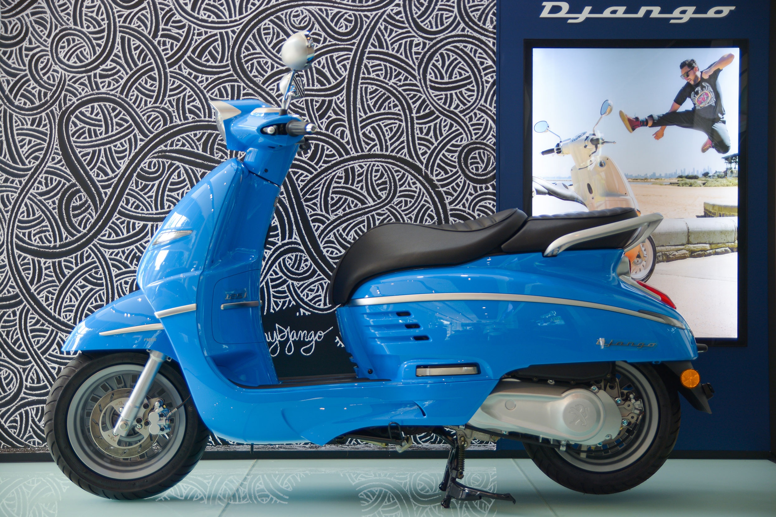 Peugeot Django anh 2