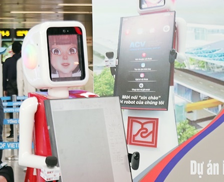 Robot cua DH Duy Tan chay thu nghiem tai san bay Da Nang hinh anh