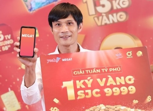 Mua nuoc giai khat, 13 nguoi trung giai 1 kg vang hinh anh