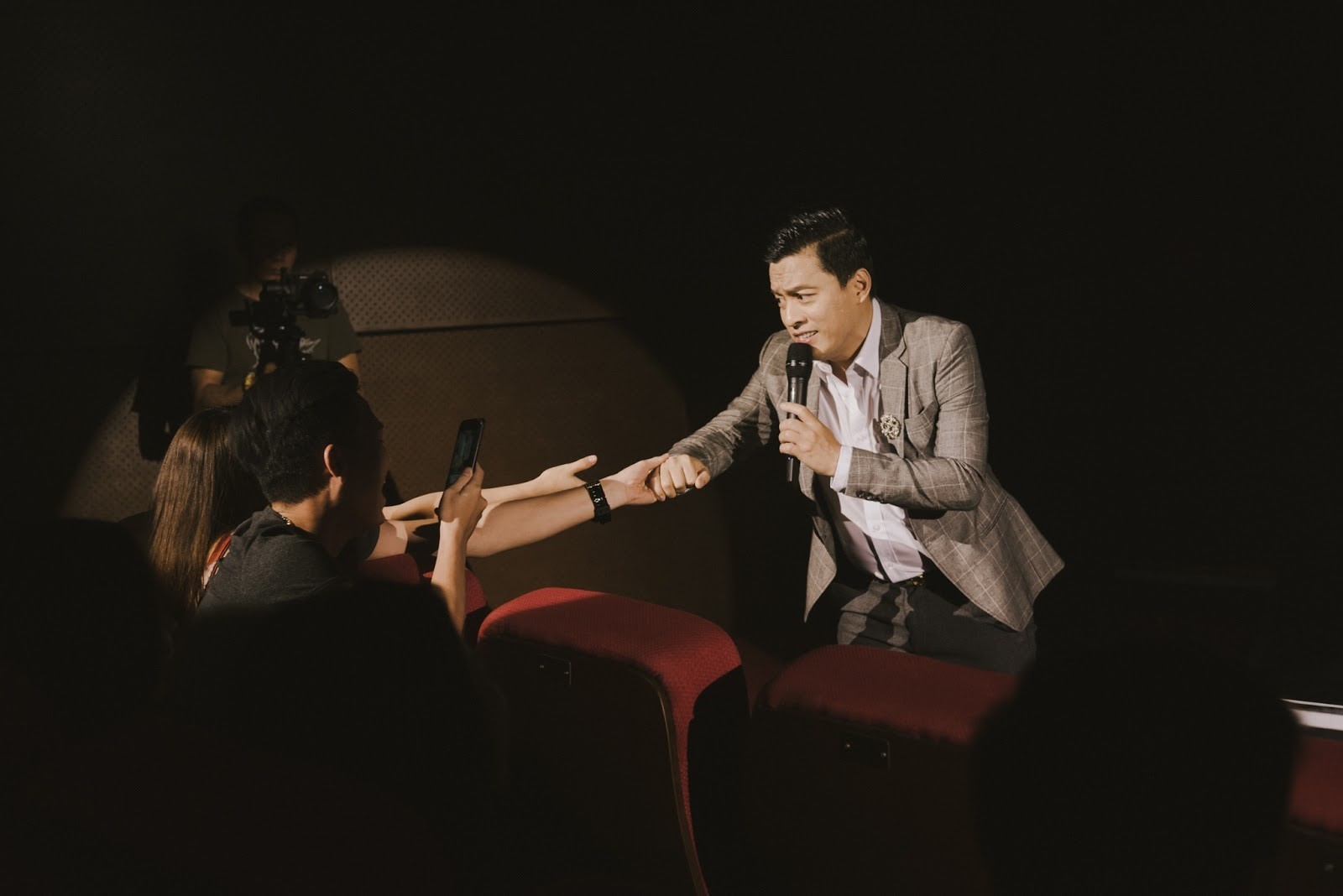 Nha hat Corona Phu Quoc anh 4