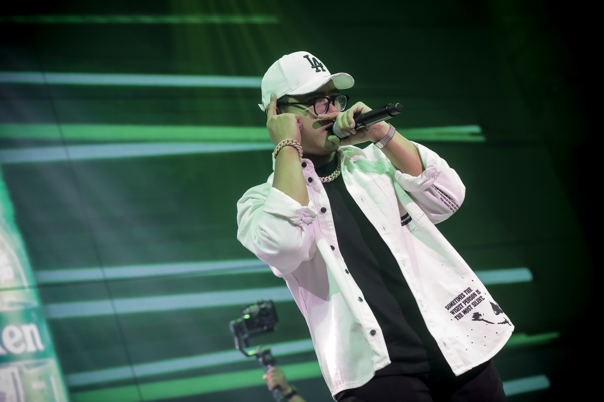 GDucky, Duy Andy the hien loat hit tai Poc Poc Beer Garden hinh anh