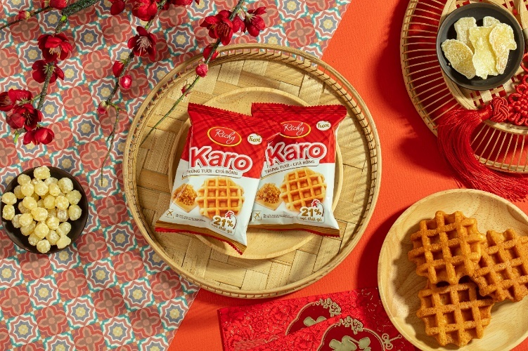 Tet vuong tron, ven yeu thuong cung banh trung cha bong hinh anh