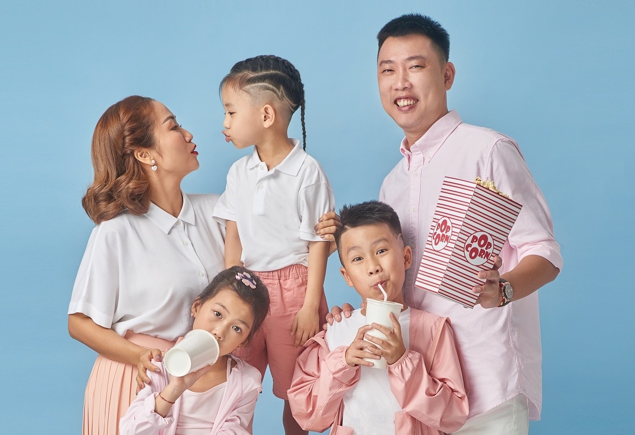 Sam do mac Tet cho ca gia dinh tai Uniqlo hinh anh