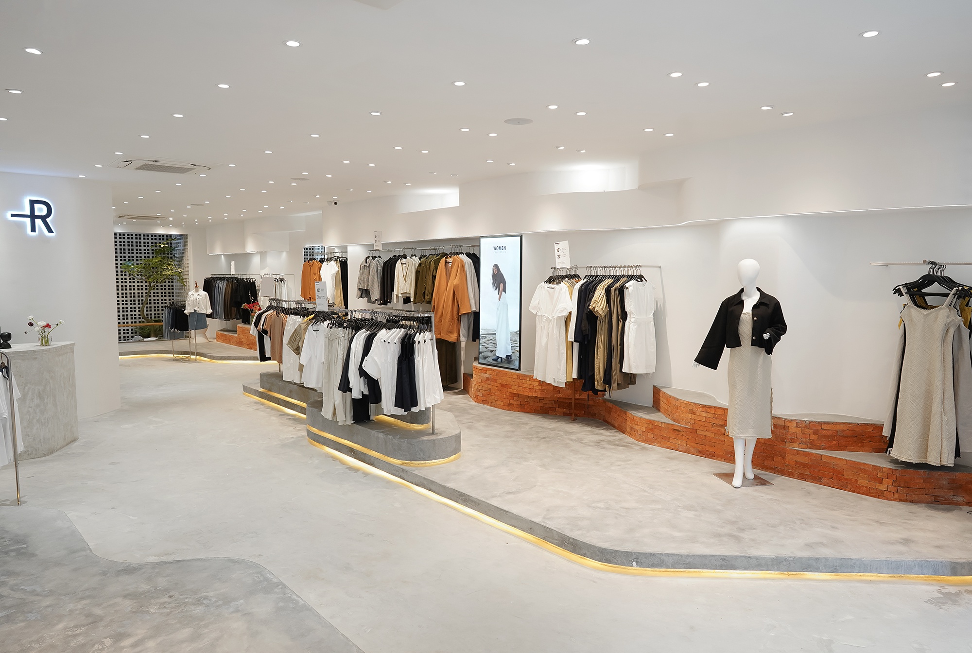 Routine ra mat nhan dien cua hang moi va dong san pham cho nu hinh anh