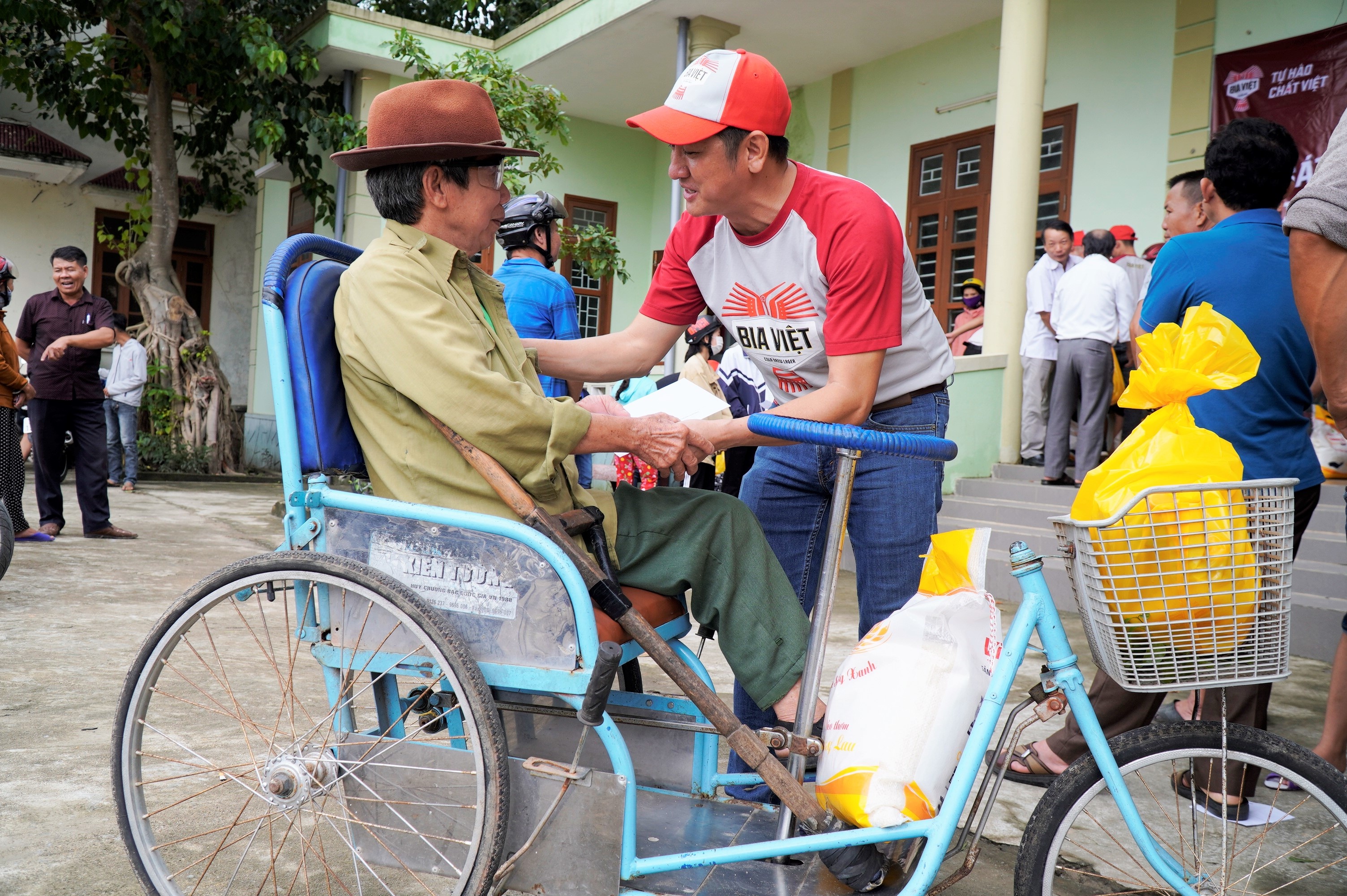 Bia Việt ảnh 3 Bia Viet anh 3